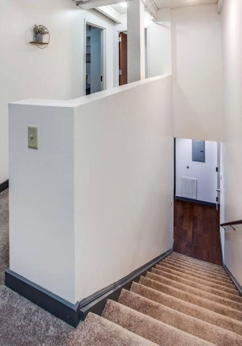 ロチェスター Centric Modern Loft W/ King Beds & Smart Gametableヴィラ エクステリア 写真