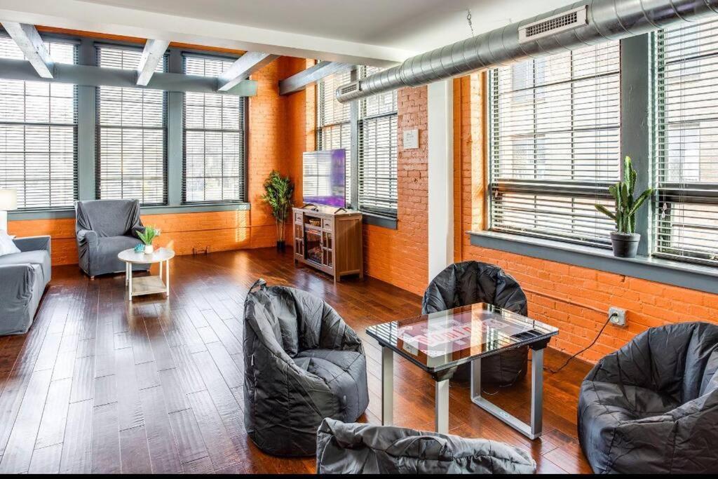 ロチェスター Centric Modern Loft W/ King Beds & Smart Gametableヴィラ エクステリア 写真