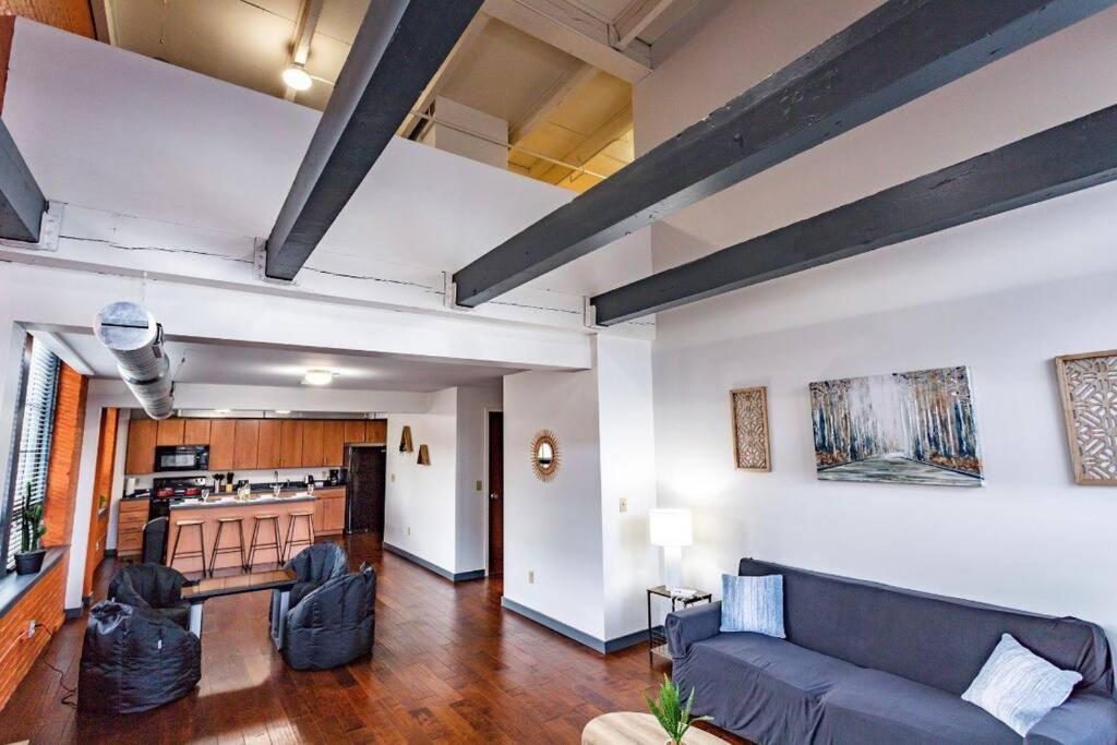 ロチェスター Centric Modern Loft W/ King Beds & Smart Gametableヴィラ エクステリア 写真